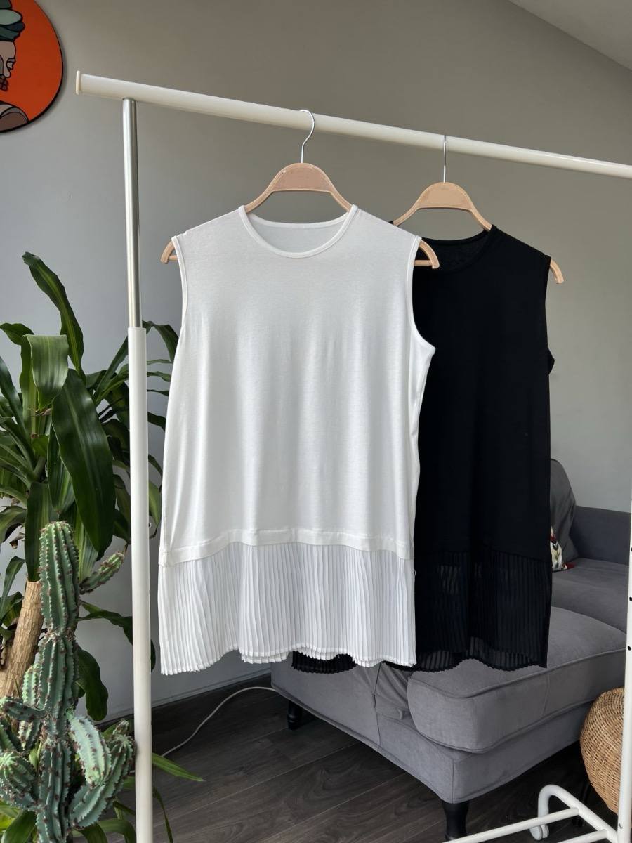 White Plissé Detailed Top