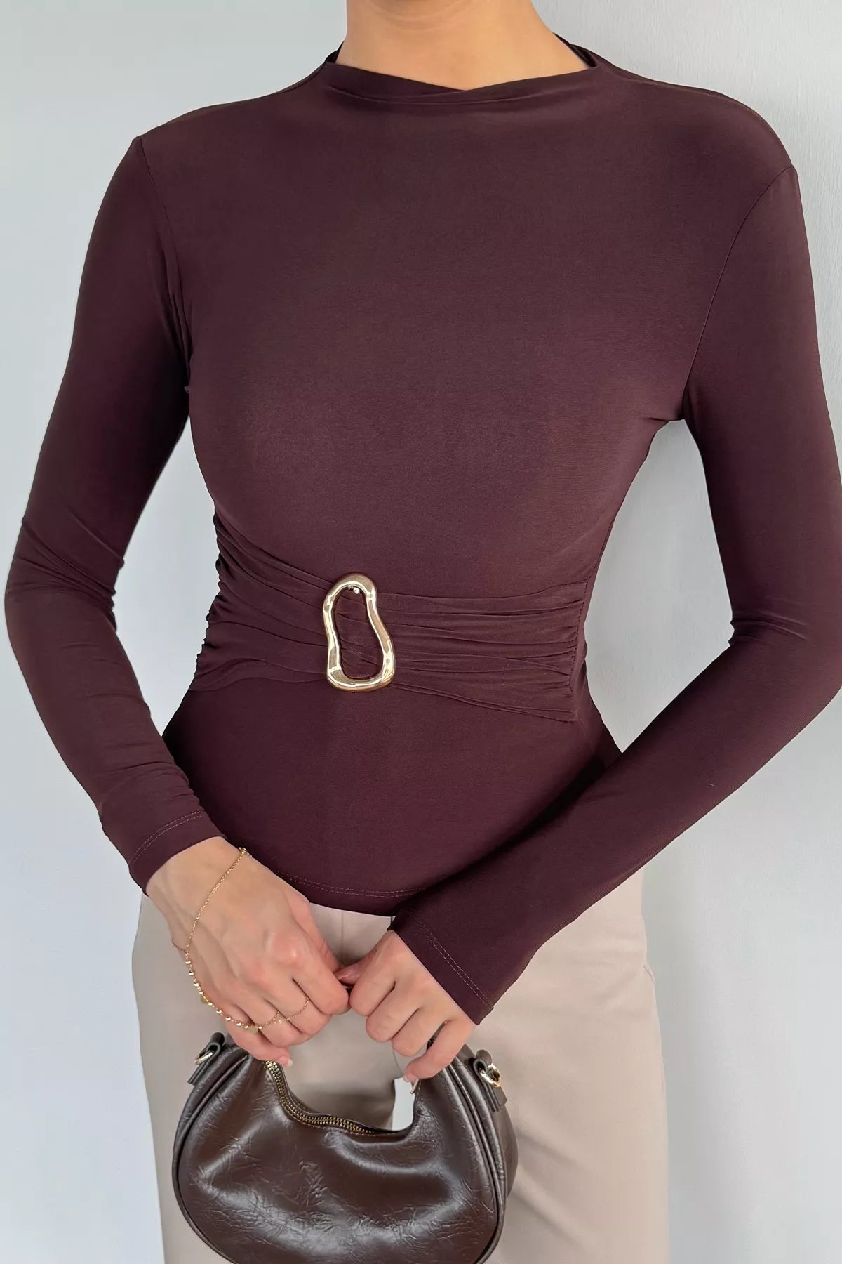 Brown Gold Brooch Tope