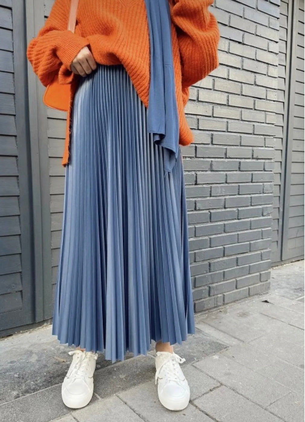 Blue plissé long skirt